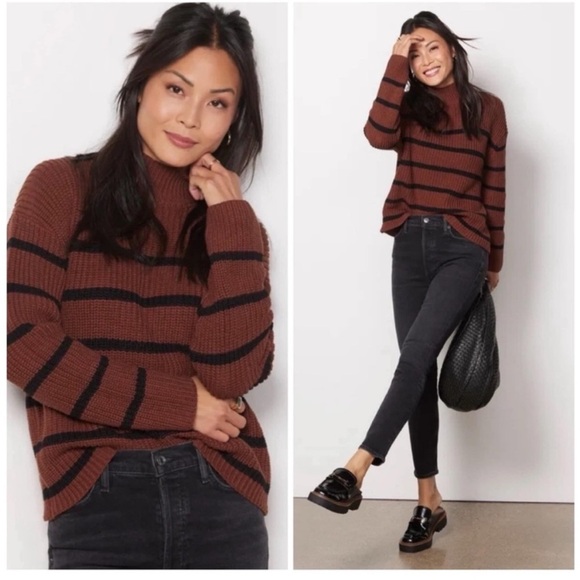 Evereve Sweaters - Evereve Riley Striped turtleneck pullover Sweater